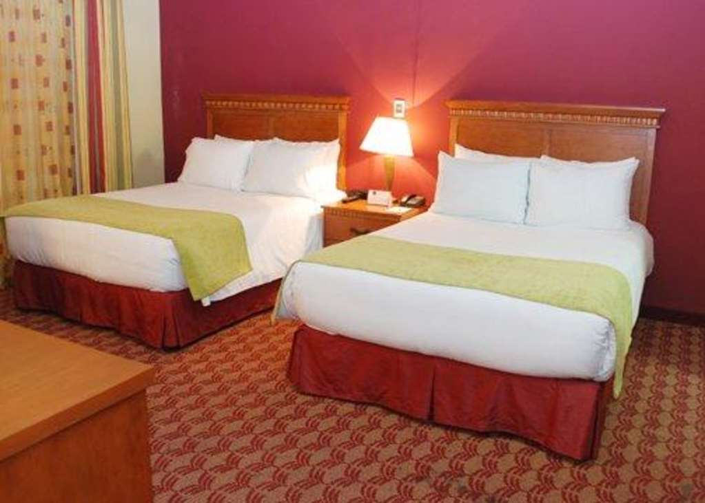 Palmas, & Apartments. 4* San Salvador